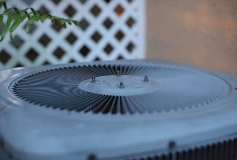 Air conditioner unit installed by Arctic Air showing energy-efficient HVAC system with high SEER rating, highlighting expert AC installation, repair, and maintenance services for homes in Palmdale, Lancaster, Quartz Hill, Rosamond, Acton, and Tehachapi. Reach out today for help with what is a good SEER rating for an HVAC, best SEER rating for air conditioner, high SEER HVAC system, energy-efficient AC, HVAC SEER guide, SEER rating comparison, SEER rating explained, AC installation high SEER, heat pump SEER rating, SEER rating for home AC, energy-saving air conditioner, HVAC installation near me, AC repair near me, air conditioning maintenance near me, high-efficiency AC installation, SEER rating for cooling efficiency, best energy-efficient HVAC, 16 SEER vs 14 SEER, SEER upgrade cost, residential AC installation, commercial HVAC SEER, Arctic Air AC services near me, HVAC repair and maintenance, air conditioner replacement near me, SEER rating benefits, optimize AC efficiency.